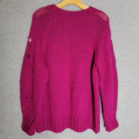 HAPPY SHEEP KNIT EMBROIDERED V-NECK SWEATER, SIZE L - Picture 2 of 7